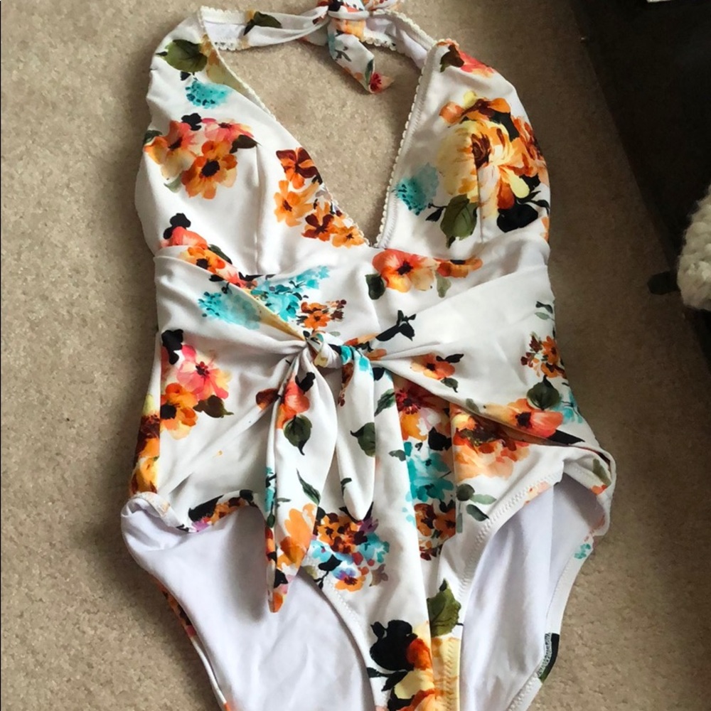 Cupshe bathing suit. Worn once